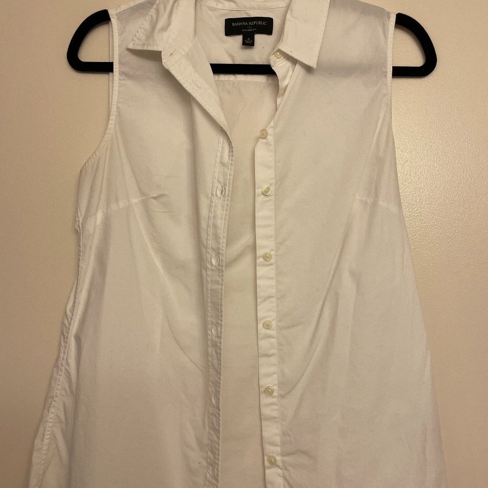 Banana Republic White Sleeveless Button Up Tailored Fit Size 4